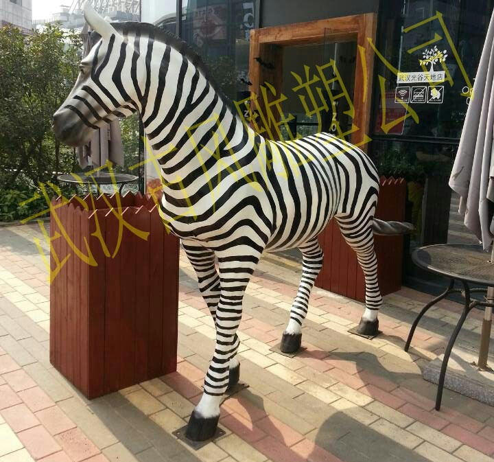 武汉市动物雕塑，玻璃钢彩绘雕塑厂家
