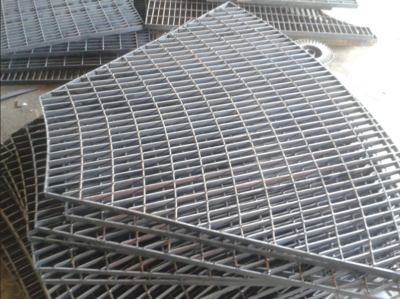 供应热镀锌钢格板 水篦子 钢格栅 格栅板 沟盖板厂家  钢梯图片