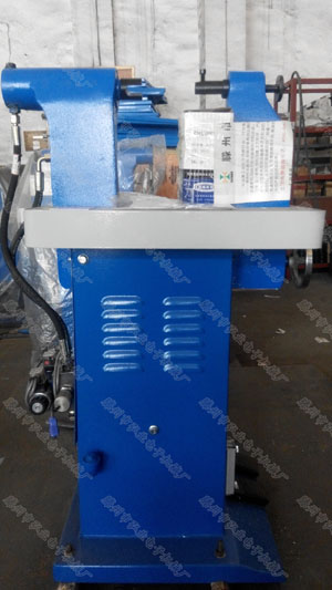 供应株洲卧式电动液压铆钉机TM210-100工作台可以上下移动图片