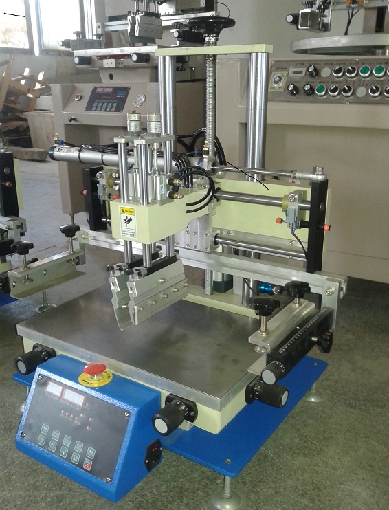 供应全自动300*500小型平面丝印机，半自动丝印机厂家，朔料包装丝印机图片