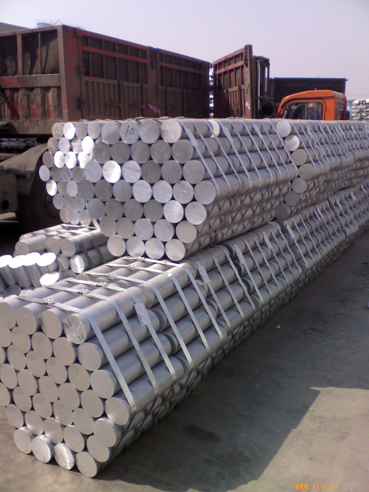 上海市韵哲主要供应1050A铝卷 铝管 铝锭厂家韵哲主要供应1050A铝卷 铝管 铝锭