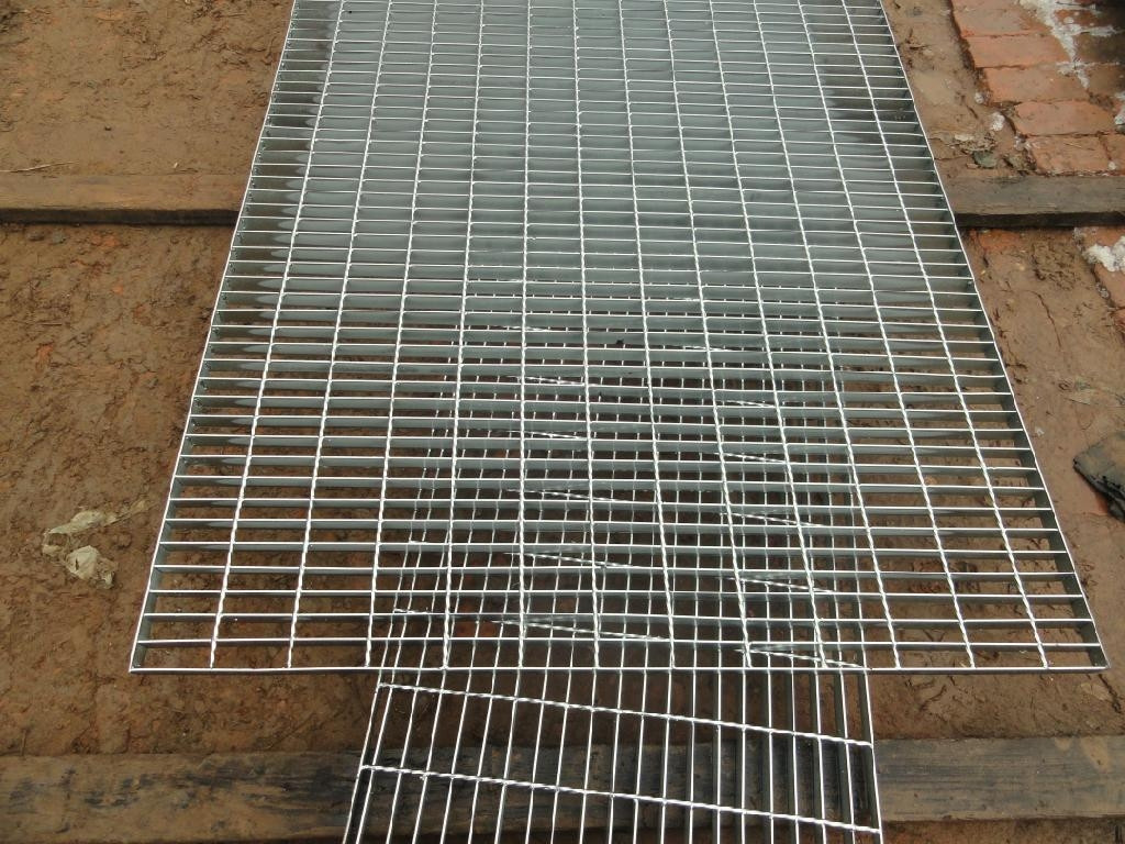 供应太原镀锌钢格板平台钢格板电厂钢格板图片