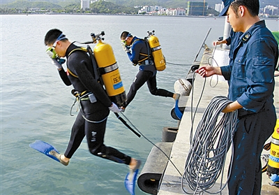 供应用于水下作业的潜水装备潜水设备出租重庆潜水公司，水下作业的潜水装备直销热线，潜水装备批发，潜水装备供应图片