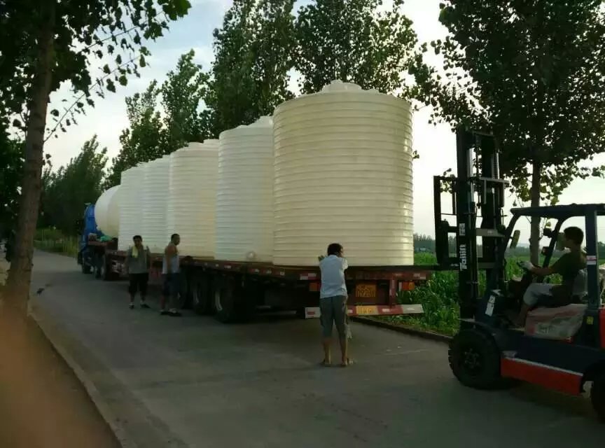 山东厂家生产1吨塑料桶 1吨塑料储罐 全新PE原料塑料水箱 水塔