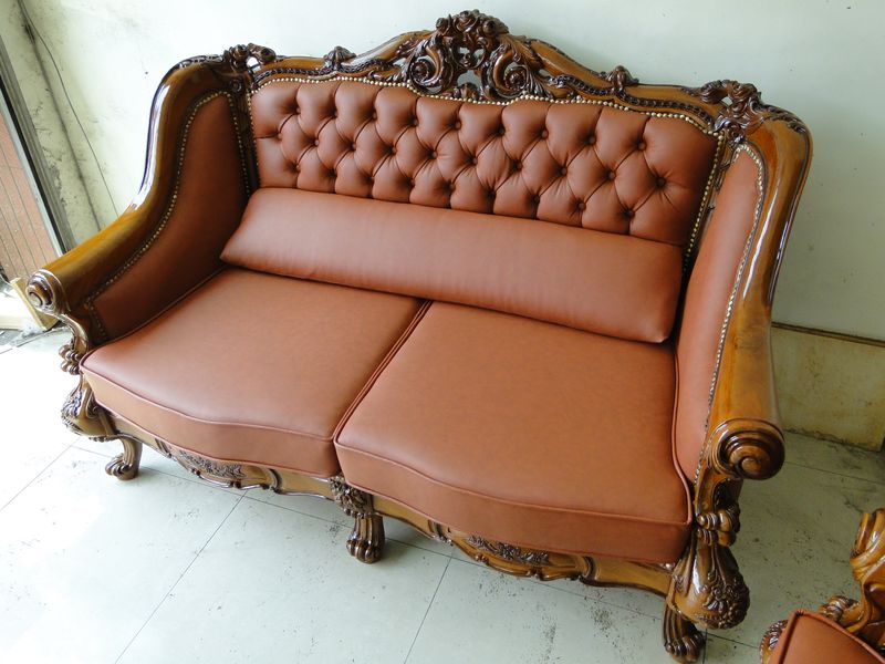 供应用于客厅的天津北辰沙发维修 沙发换面 沙发座加硬 椅子维修加固 换面图片