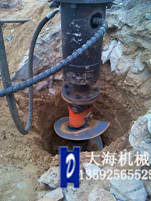 郑州市山西挖坑吊车一体机节省人工厂家供应山西挖坑吊车一体机节省人工