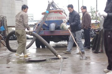 供应北京抽粪清理化粪池公司，管道疏通电话，专业清理化粪池管道图片