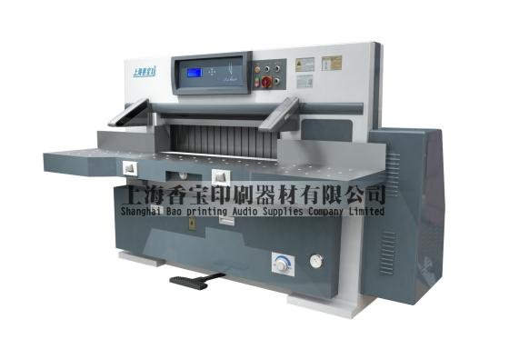 上海香宝XB-QZK920SW标配型液压切纸机（原上海申威达技术）全自动切纸机  程控切纸机图片