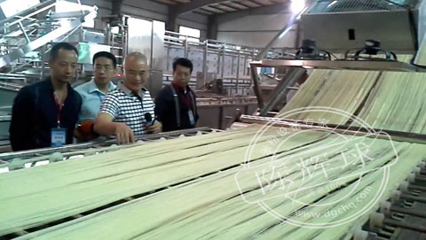 供应用于米粉生产的全自动桂林米粉设备陈辉球生产线图片
