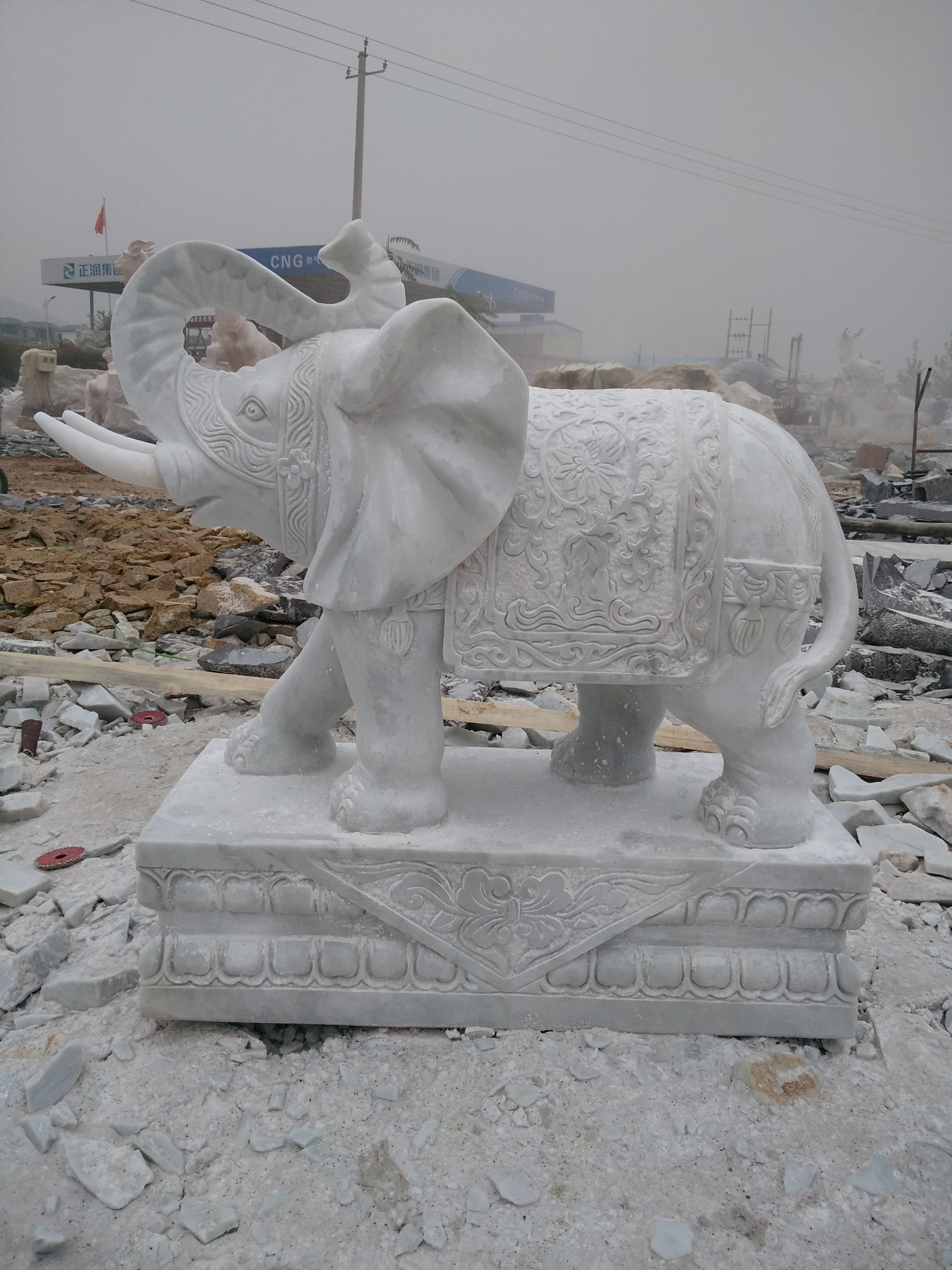 供应石雕大象厂家批发价格，1.8米门口摆放石雕大象