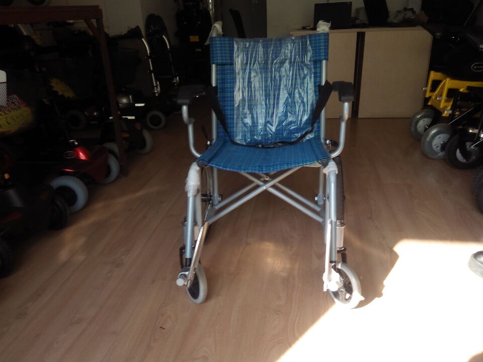 北京市出租销售各种大小轮手动电动轮椅厂家