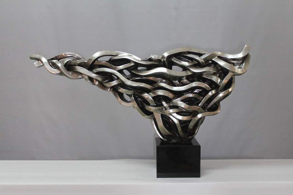 深圳市艺术透明树脂雕塑厂家