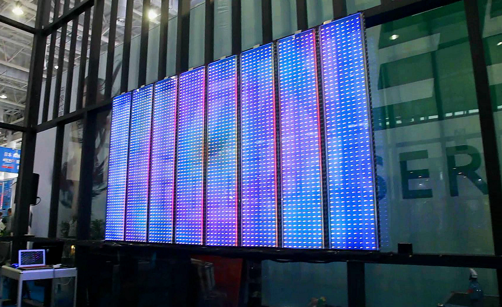 彩色动态智屏 户外幕墙 LED透明显示屏