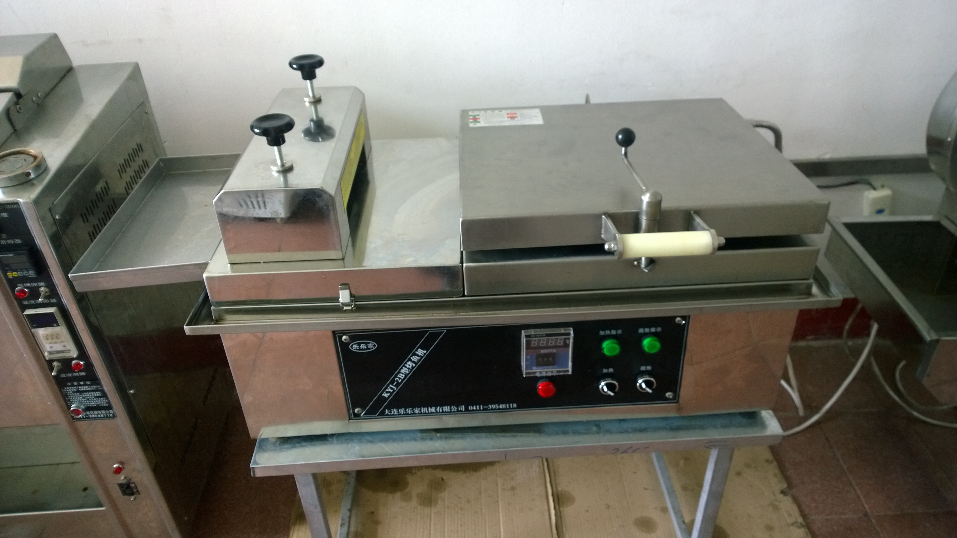 专业生产烤鱼机供应专业生产烤鱼机