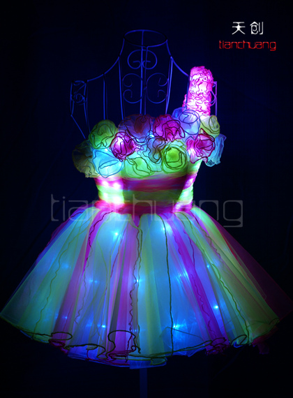 长沙市LED发光演出裙 晚会发光裙子厂家