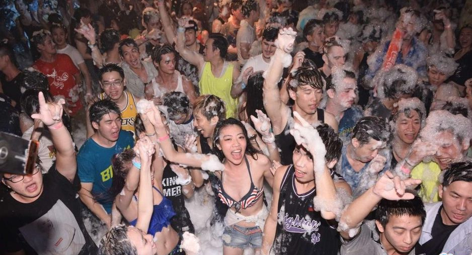 上海大型晚会泡沫派对策划活动出租 上海泡沫派对彩色泡沫秀出租图片