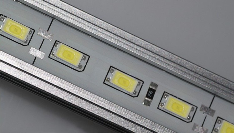 5730硬灯条 明旺兴LED硬灯条采用原装进口灯珠制作.高流明 高光效 高显指.质量稳定可靠价格实惠