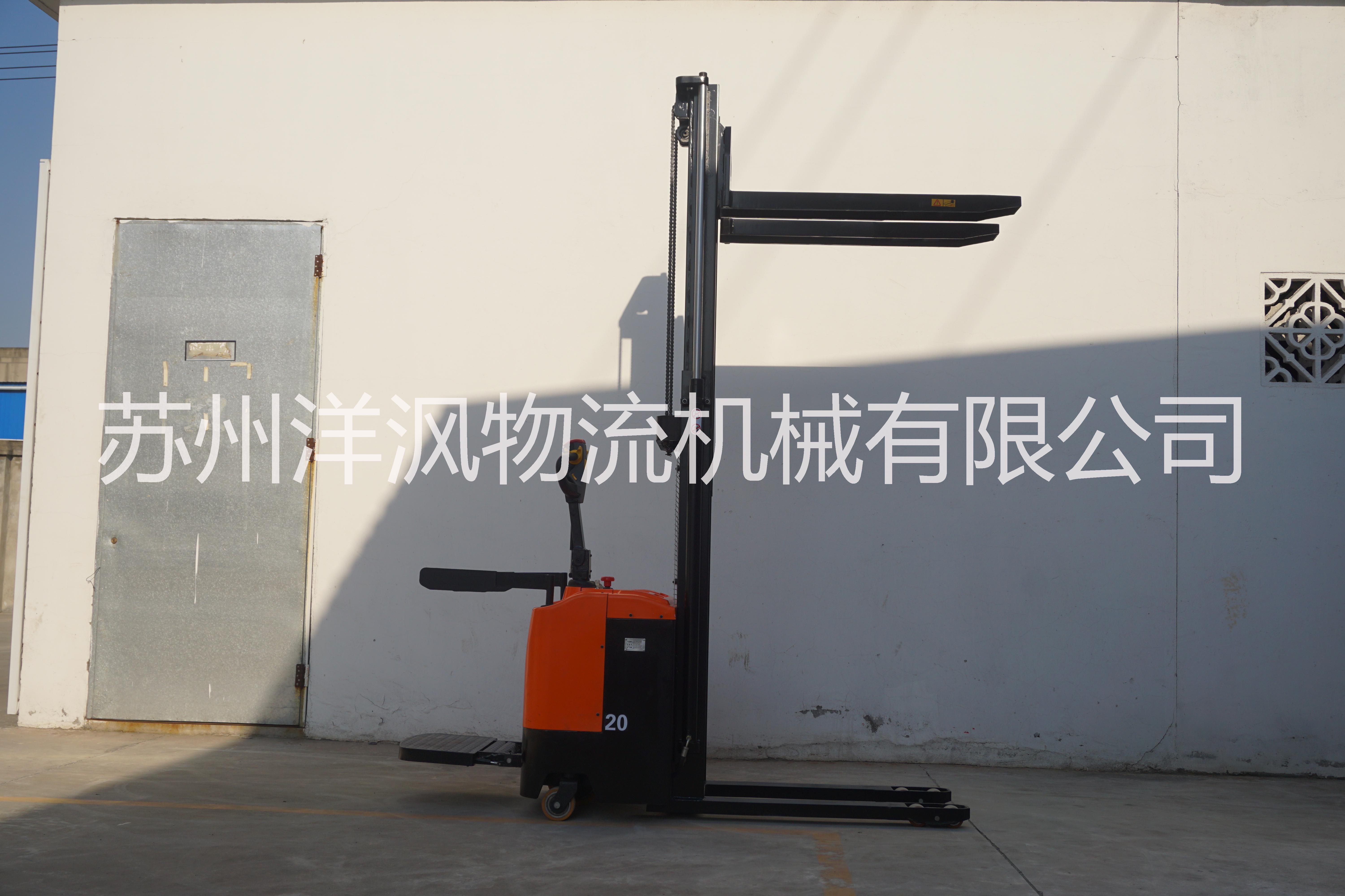 江苏平衡重式电动堆高车厂家，江苏自走式电动堆高车制造商