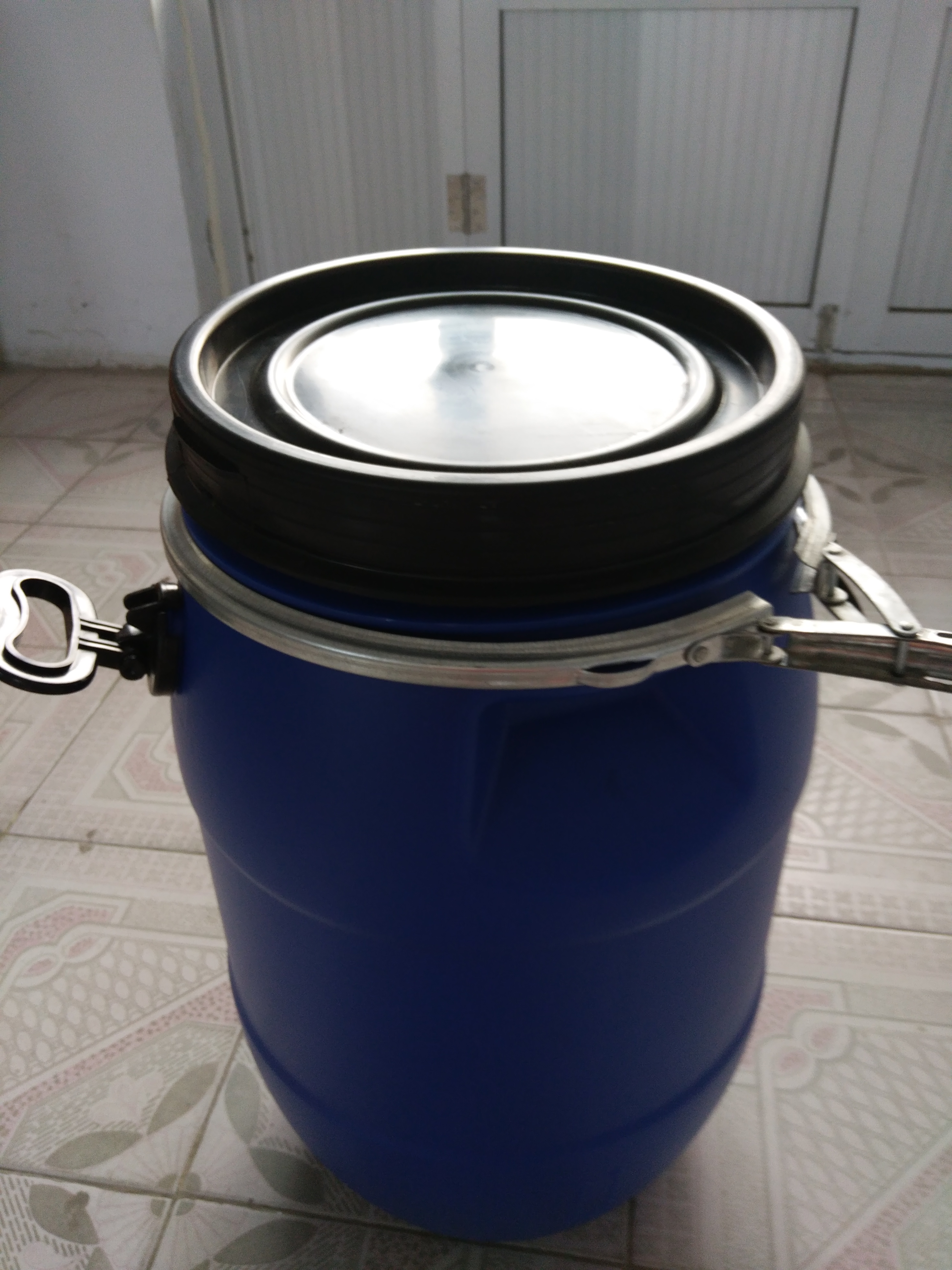 现货食品级60升塑料桶60公斤水桶30升抱箍桶50升化工桶批零 60升水桶图片