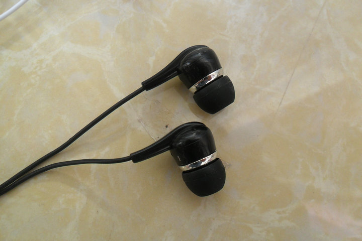 跑量小耳机厂家 深圳外贸订单mp3小耳机贴牌代工厂礼品小耳机厂