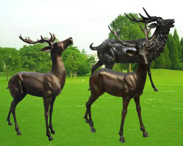 树脂仿铜鹿雕塑 玻璃钢雕塑厂家工厂定制价格如何景观雕塑小品仿真鹿摆件报价图片