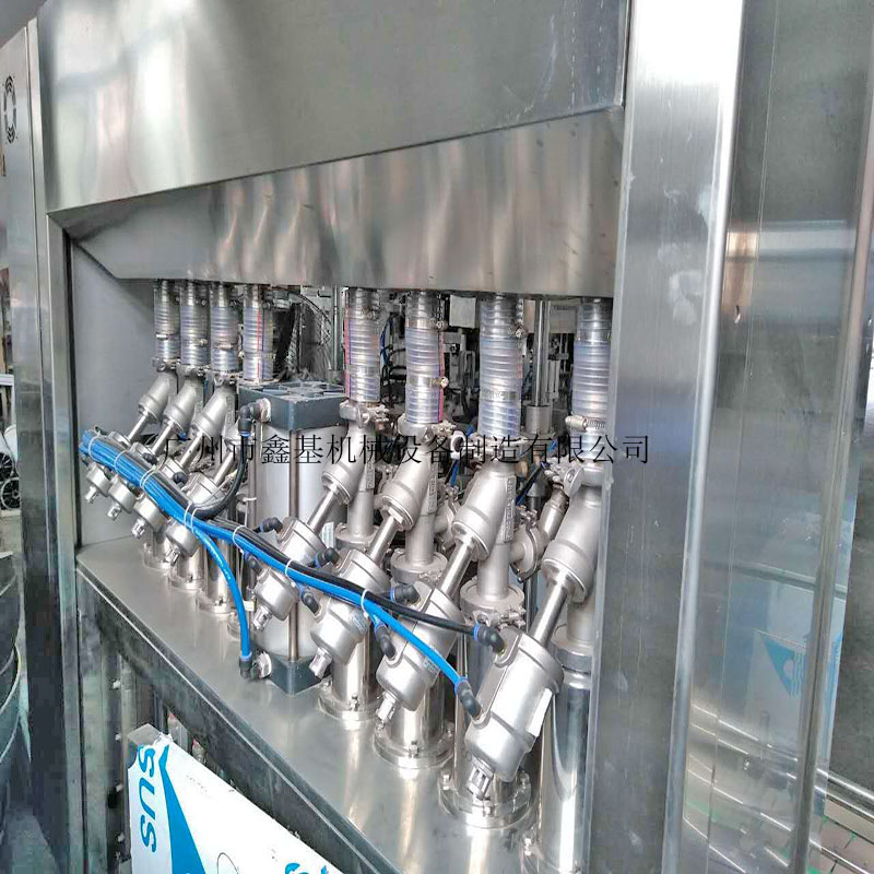 汽车玻璃水灌装设备广东厂家直销汽车玻璃水灌装设备 汽车美容用品瓶装灌装机械