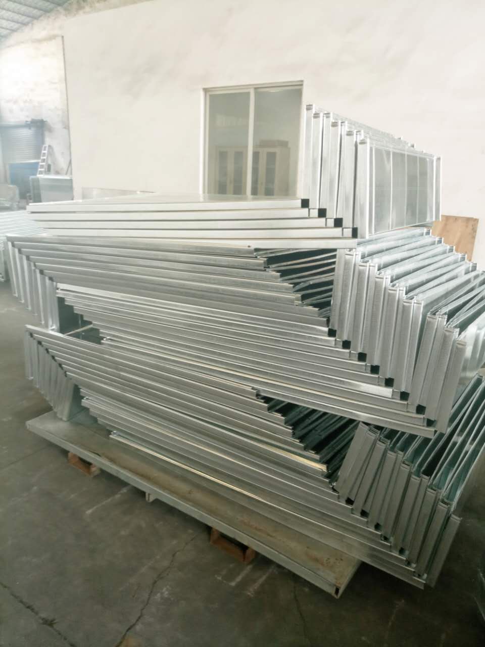 广州生产通风管道机制风管插条风管