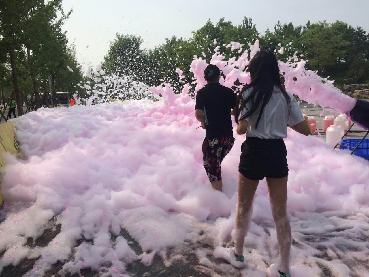 夏天最火爆泡沫派对彩色泡泡跑泡沫 北京夏天最火爆泡沫派对彩色泡