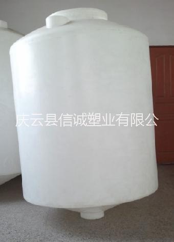 PT-2000(锥)漏斗式塑料储罐，2立方锥底塑料桶厂家销售图片