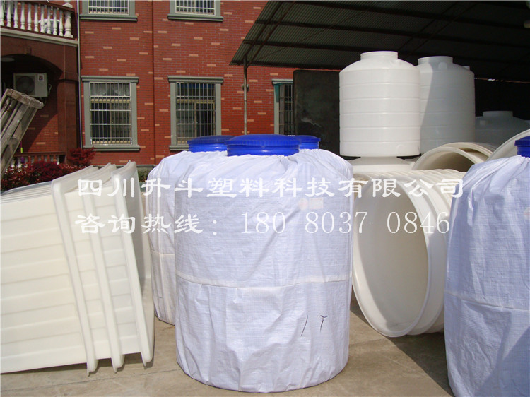 眉山泡菜食品级水桶厂家供应生产5吨水桶 厂家生产