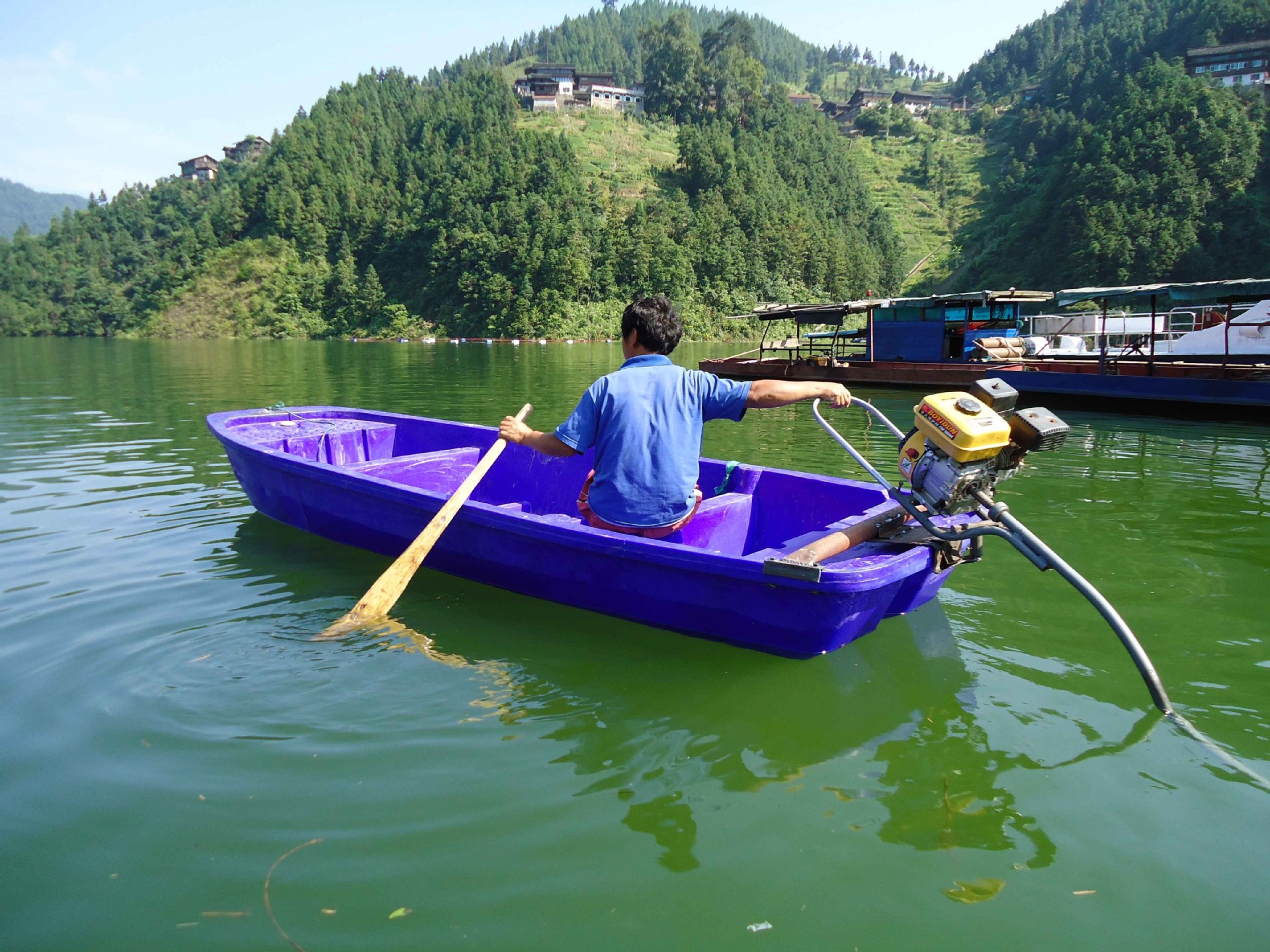 成都市4米水产养殖塑料渔船厂家