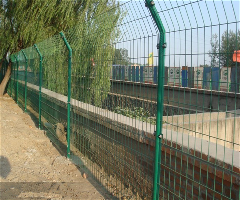 双边丝护栏网公路隔离栅公路护栏网双边丝护栏网公路隔离栅公路护栏网