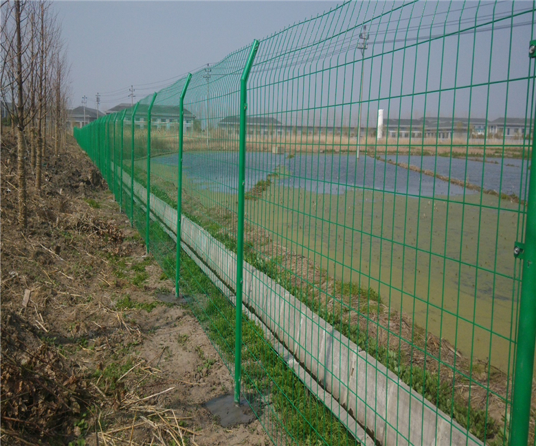 双边丝护栏网公路隔离栅公路护栏网