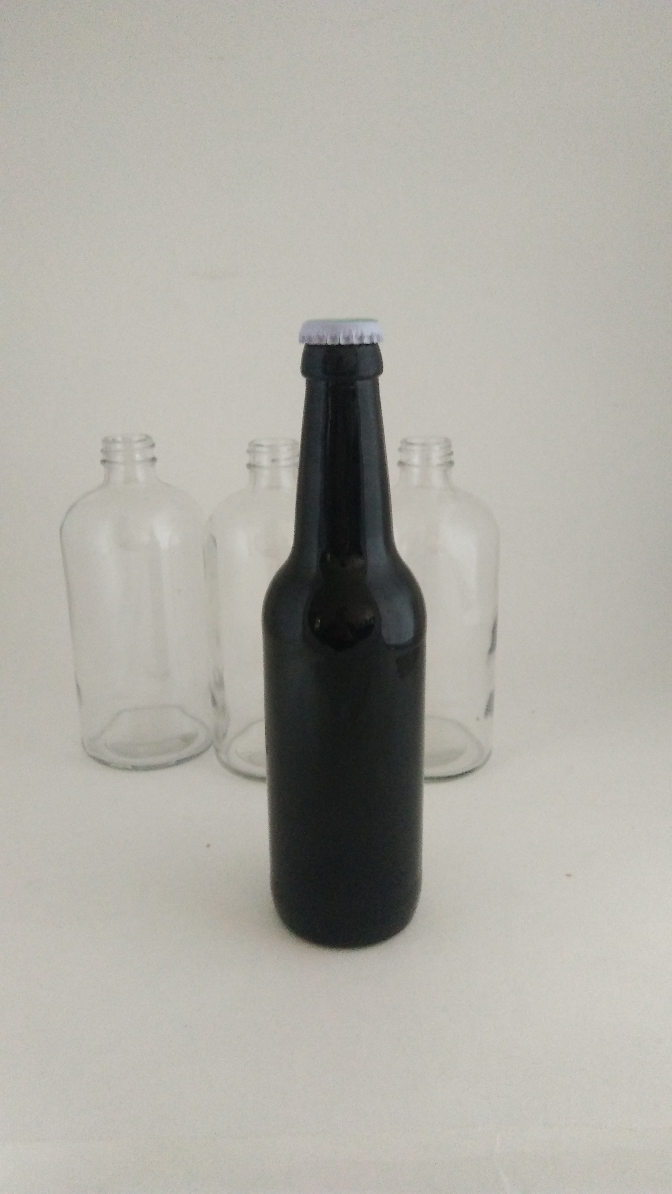 棕色啤酒瓶空玻璃瓶汽水饮料瓶