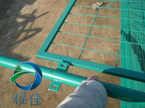 衡水市边框护栏厂家边框护栏(广东专业做围栏网) 安装技术 带边框护栏