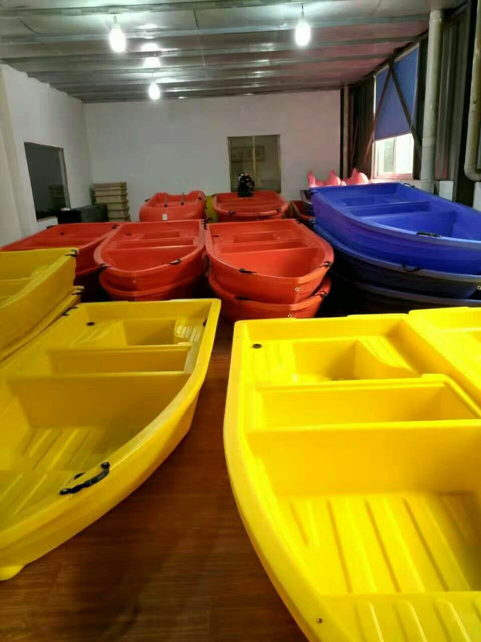 塑料船，冲锋舟，塑料渔船