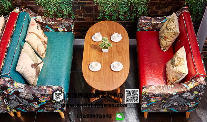 天津西餐厅桌椅   复古风主题餐桌椅   做旧风主题西餐厅餐桌椅 天津主题西餐厅餐桌椅