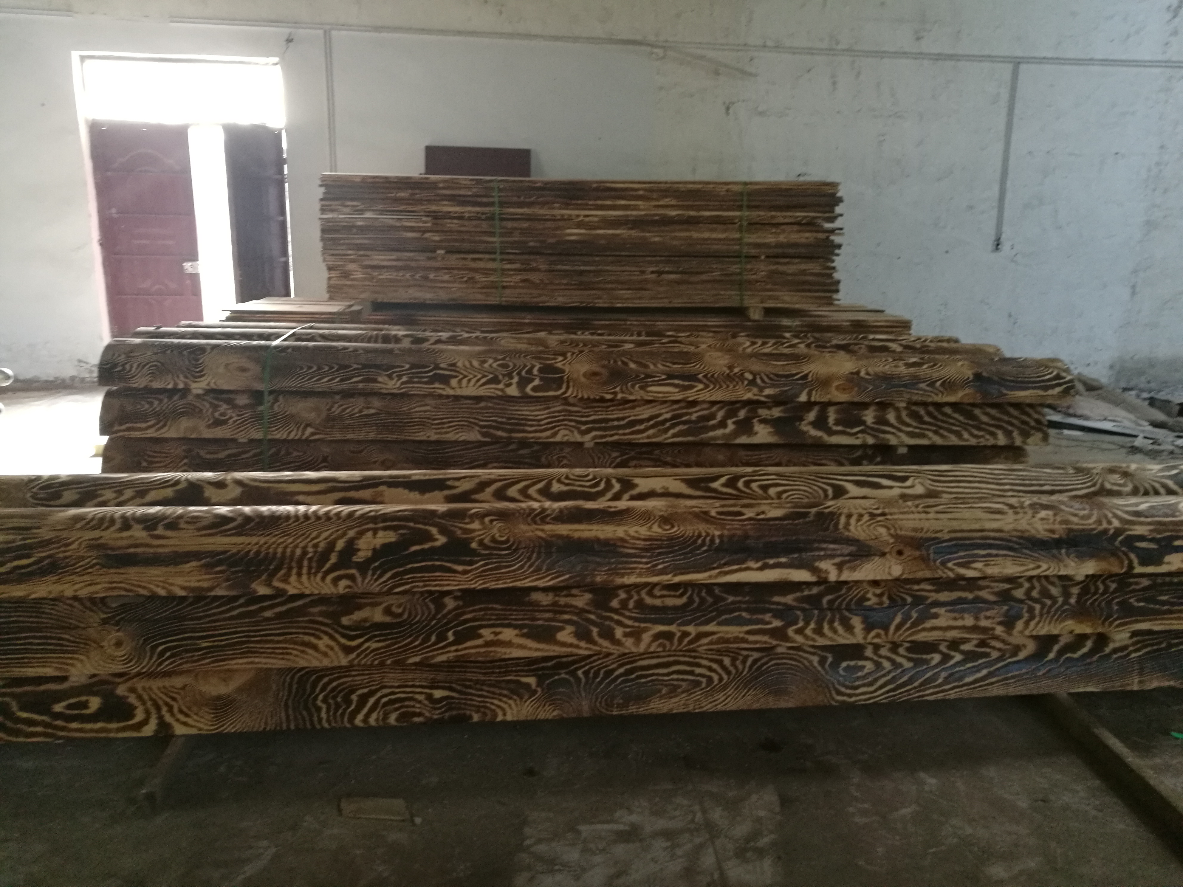 河南碳化木供货商 碳化木供货商 户外深度炭化木地板价格 河南防腐木厂