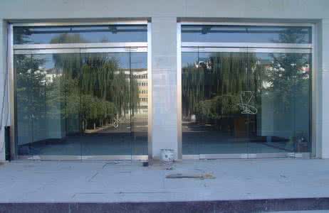 广州玻璃门公司电话 萝岗玻璃门安装电话图片