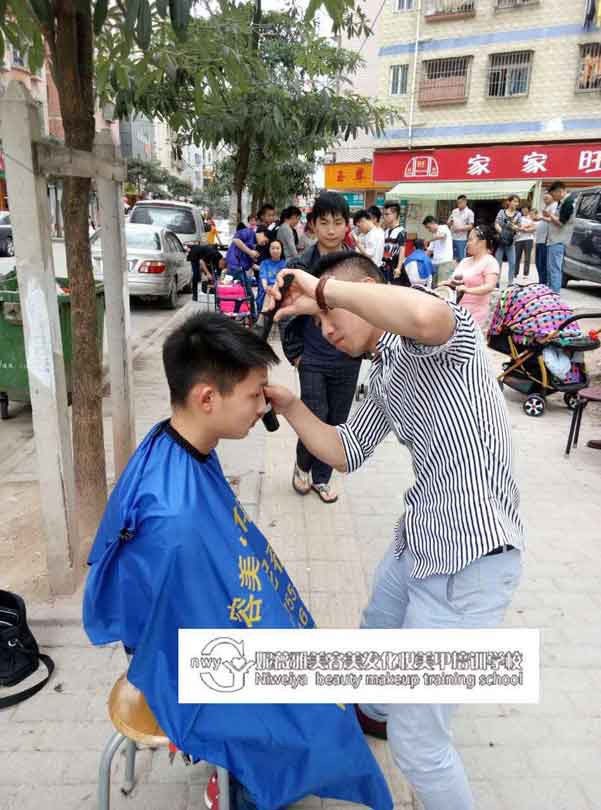 深圳市初级美发师裁剪班厂家重庆妮薇雅初级美发师裁剪班