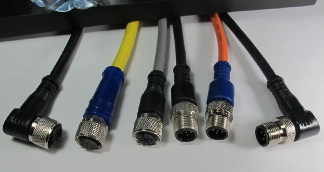 M12预铸成型单端双端电缆连接器图片