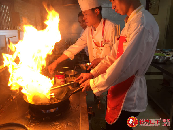 学臭豆腐小吃餐饮创业学臭豆腐小吃餐饮创业