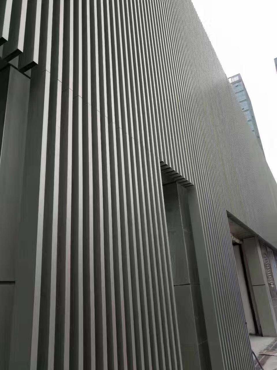银灰色高档铝合金方管 墙面装饰 60*120mm 外墙铝条板图片