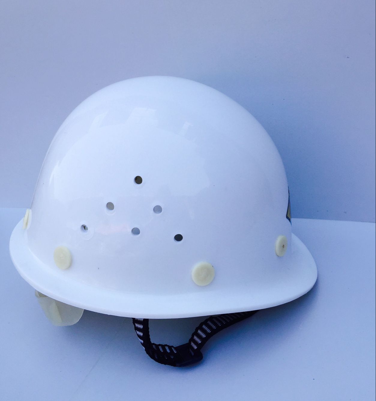 武汉市PE玻璃钢款式安全帽厂家安全帽价格武汉安全帽劳保用品工地防护帽直销PE玻璃钢款式安全帽