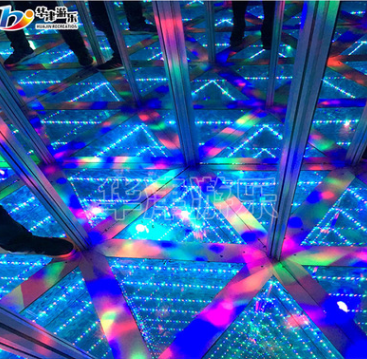 特价款镜子迷宫厂家直销3D镜子迷宫钢化玻璃迷宫图片