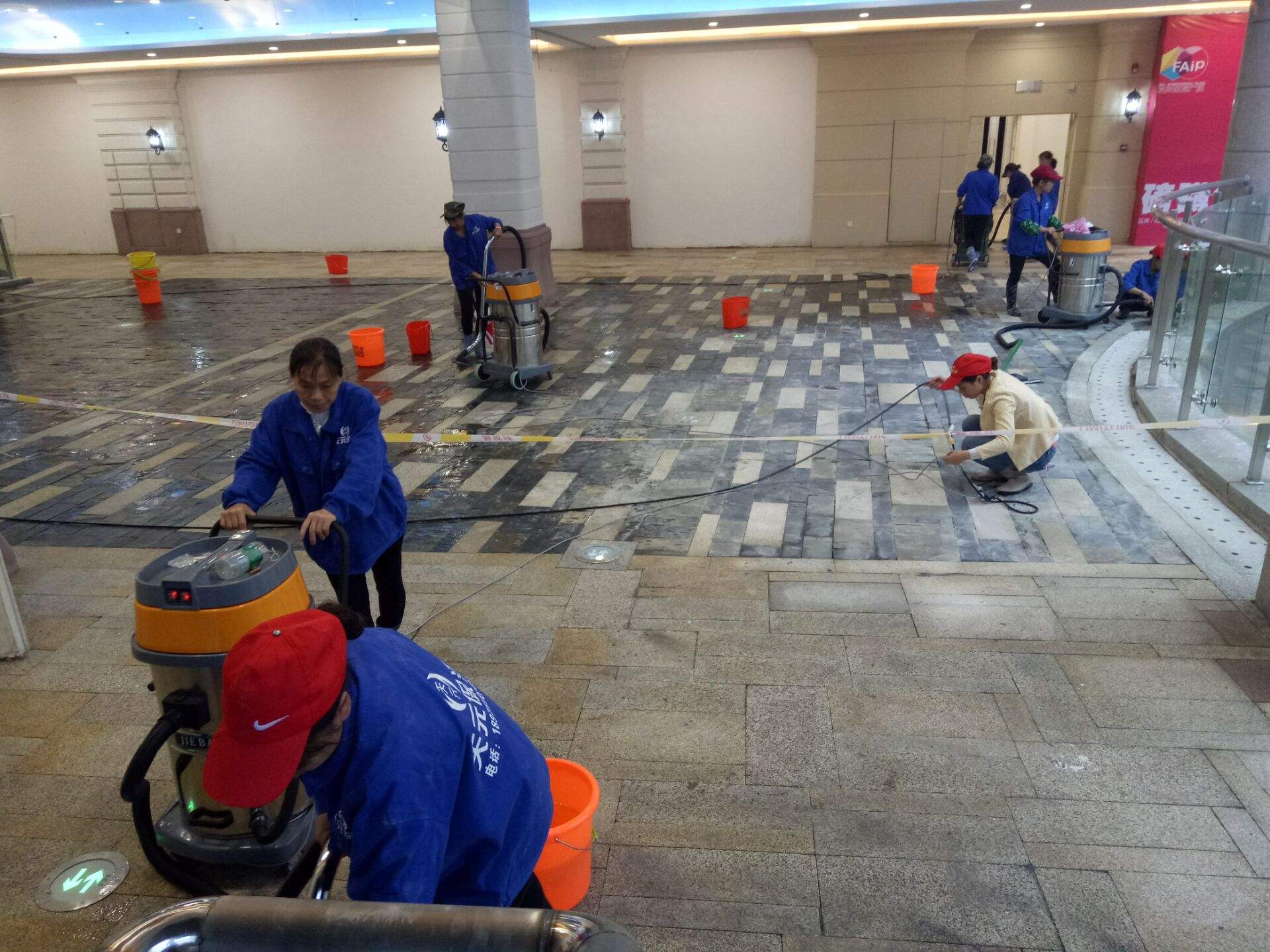 珠海最好的清洁公司中山清洁公司 清理地板 地板保洁保洁 商场保洁