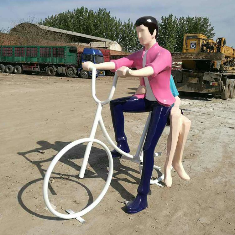 玻璃钢抽象彩绘雕塑 骑自行车情侣人物抽象彩