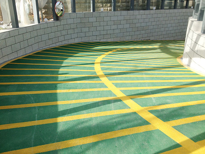 青岛防滑坡道地坪的施工安全可靠 防滑坡道地坪