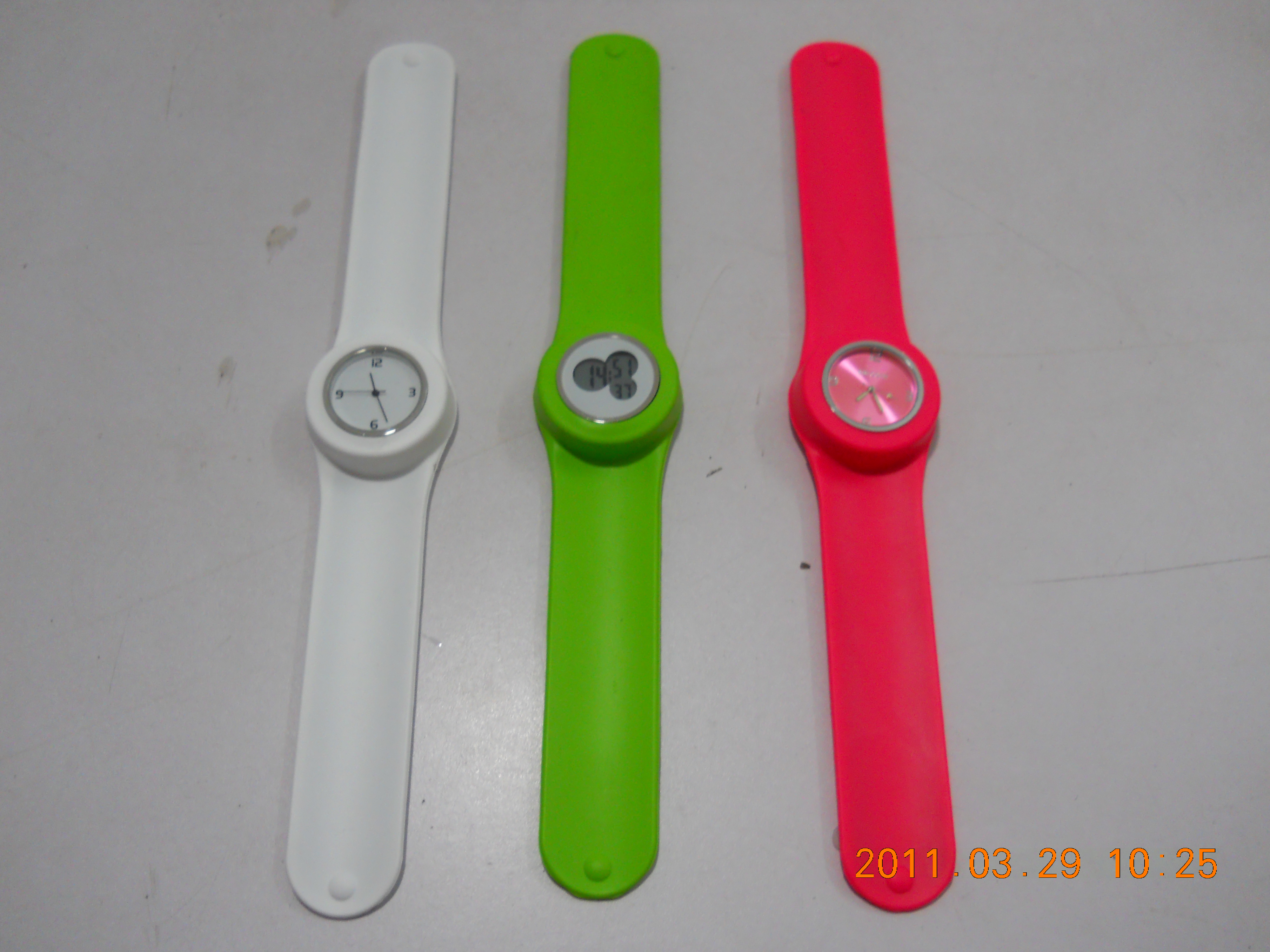 深圳硅胶拍拍手表带定制，硅胶拍拍表带定制，硅胶手表带定制图片