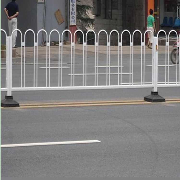 京式草坪围栏  市政道路隔离护栏  京式护栏  锌钢护栏